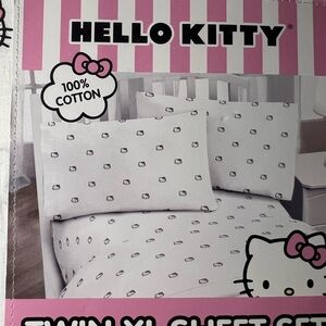 Twin XL Hello Kitty face with red bow, White Sheet Set
